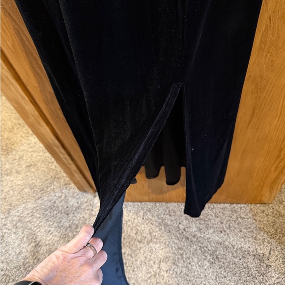 Chic Black Velvet Maxi Dress - Picture 2 of 8
